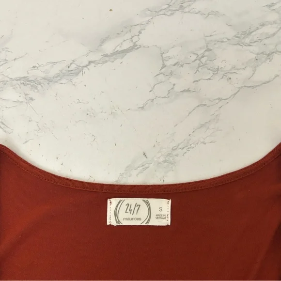 24/7 Maurices Stretch Short Sleeve front Romper Sz S Burgundy Elastic Waist - Picture 4 of 8